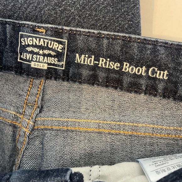 Levi’s Signature Mid-Rise Boot Cut denim jeans size 27x30 - Picture 5 of 6